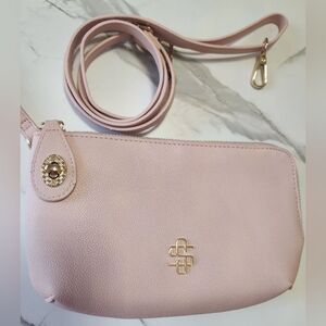 Cute Little 2 Way Bag..Wrislet Or Crossbody.